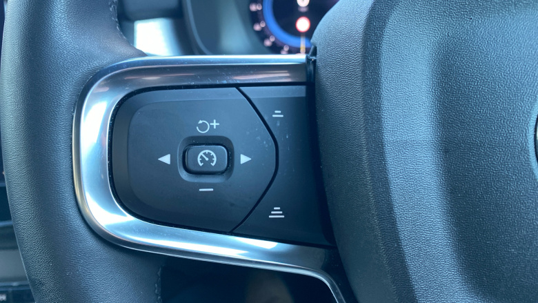 Volvo XC40 2.0 B3P Core 5dr Auto Petrol Estate